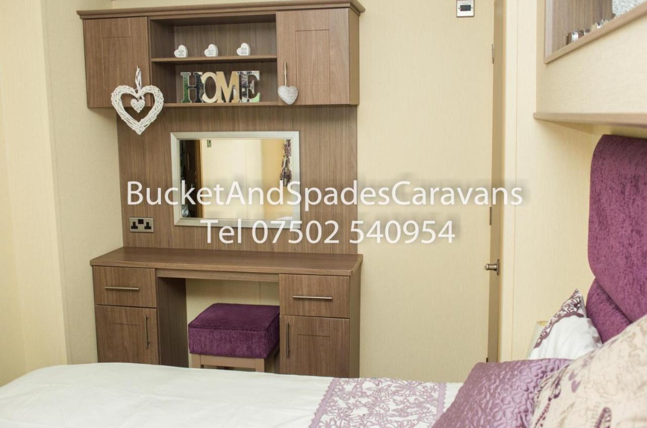 Blackpool Caravans Marton Mere Bagian luar foto