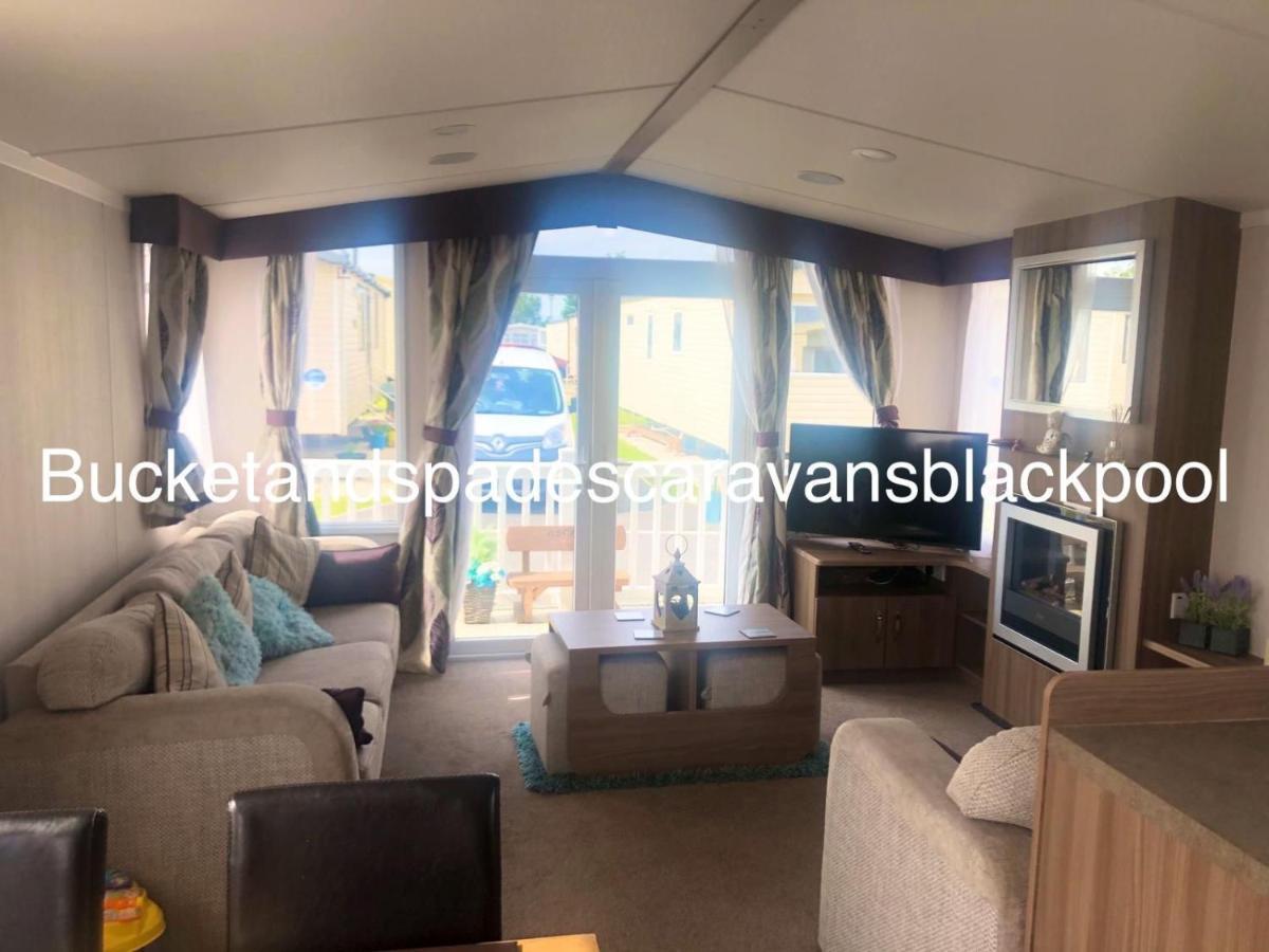 Blackpool Caravans Marton Mere Bagian luar foto